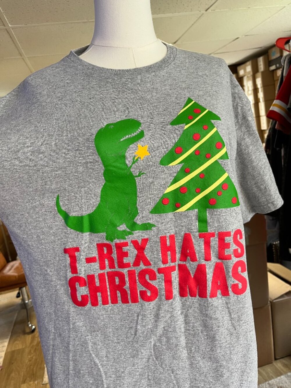 Delta Pro Weight T-Rex Hates Christmas Graphic Tee Gray Adult Large Holiday - Picture 3 of 11